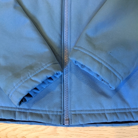 Columbia softshell jacket. - Picture 3 of 6